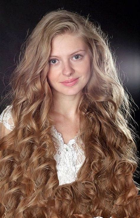 Svetlana Korchagina Russian Actresse With Beautiful Curls Long Hair Styles Really Long Hair