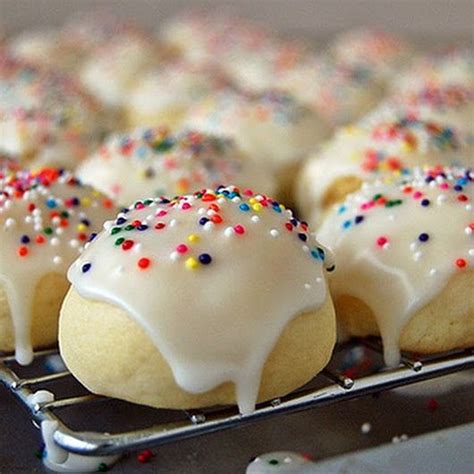 Auntie mella's italian soft anise cookies. 4.2/5 | Recipe (With images) | Easy cookie recipes ...