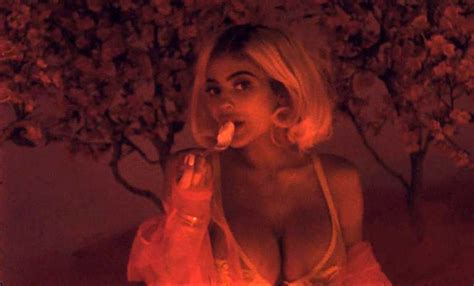 Kylie Jenner Almost Nude Pics Pregnant But Still Gorgeous