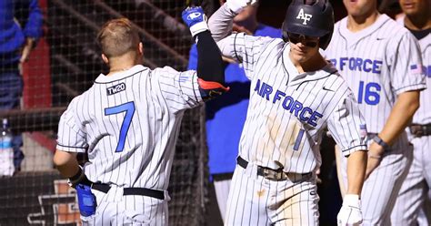 Tight Knit Group Of Sophomores Have Played Leading Role In Air Force Baseballs Historic Run