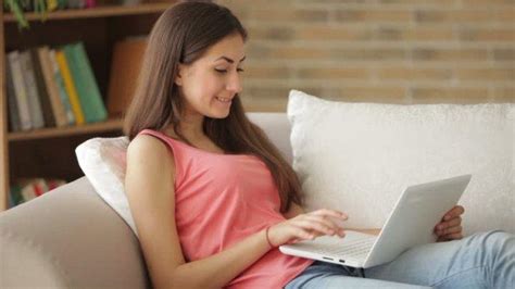 Scroll ke bawah pada link download atau lebih mudah gunakan tombol download perlu di ingat, tidak semuanya film indonesia bisa di download. Ini Tips Lengkap Gambar Cara Mudah Download Film Pakai IDM File Torrent, Lupakan indoxxi dan ...