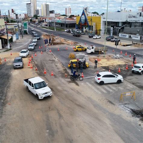 Semáforo Que Dá Acesso à Avenida Tancredo Neves é Desligado Para Fase De Simulação De Rotatória