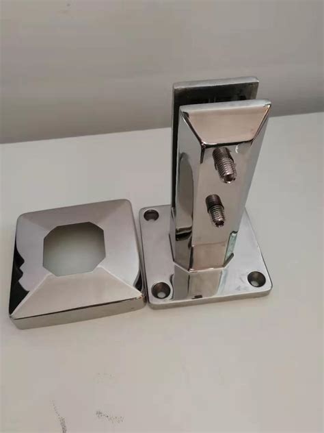 Stainless Steel Duplex 2205 Square Base Plate Glass Spigot China