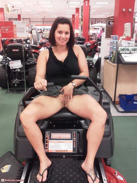 Milf In Store Flash Porno Photo Comments