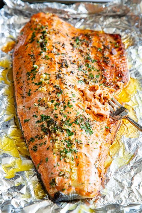 Oven baked salmon to the rescue! Baked Salmon in Foil with Garlic, Rosemary and Thyme ...