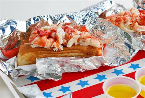 Red's Eats Lobster Roll | The Best in Maine? - New England Today