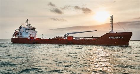 Convert currency 1800 usd to myr. Turner for Bunkering Tanker with salary 1800 USD