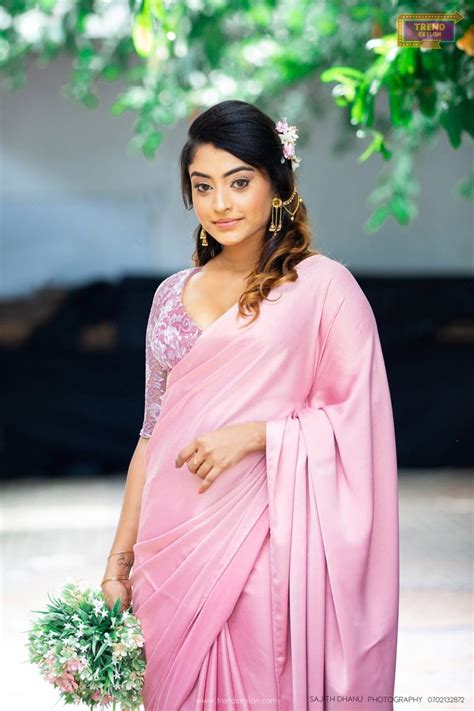Glamour Looking Dinusha Siriwardana Bride Photoshoot In Pink Trend