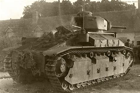 Asisbiz French Army Renault D2 Tank Abandoned Battle Of France 1940 Web 01