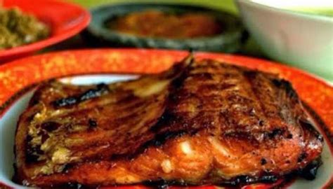 Punya stok ikan patin di rumah? 12 Makanan Khas Banjarmasin dengan Cita Rasa Lezat - Tokopedia Blog