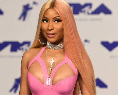 Nicki Minaj Shows Off Weight Loss In New Instagram Photos Loses 15 Lbs