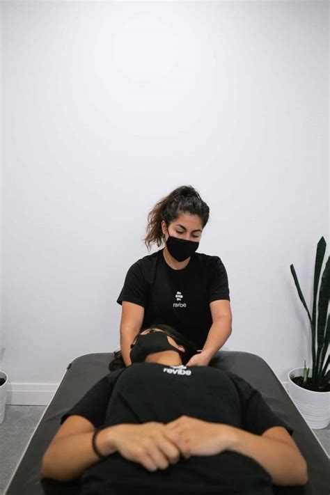 massage therapy mississauga physiotherapy revibeto