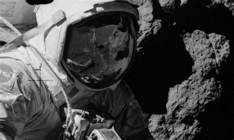 moon landing truthers swear this photo is the ultimate proof of a faked apollo landing
