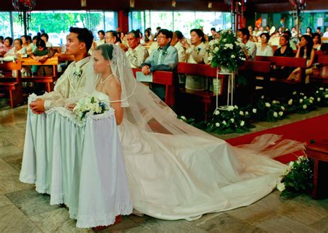 9 Tips To Help You Survive A Traditional Filipino Wedding
