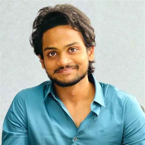 He makes funny, comedy content, music videos, dancing videos etc. Shanmukh Jaswanth Wiki, Biography, Age, Girlfriend, Facts ...