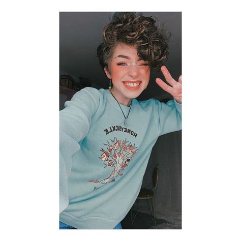 Addison Grace No Instagram ““honeysuckle” Merch Is Available Now And Previous Merch Items