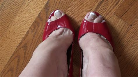 Foot Fetish Pedicured Toes In Red Shoe Youtube