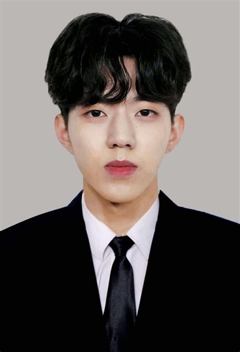 Dowoon Foto Ktp Di 2020 Pacar Pria Fotografi Remaja Selebritas