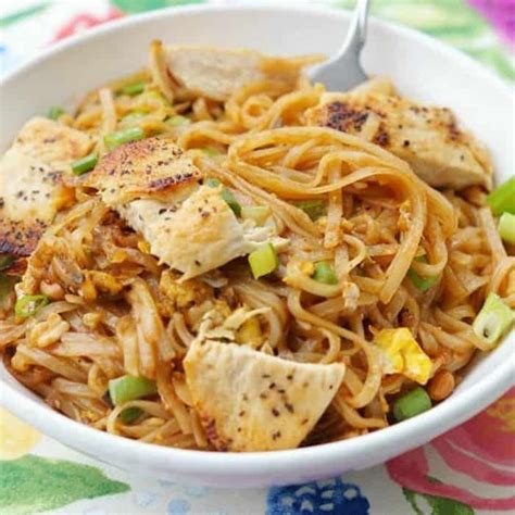 Perfect for a busy weeknight family. Easy Chicken Pad Thai Recipe - Princess Pinky Girl | Easy ...
