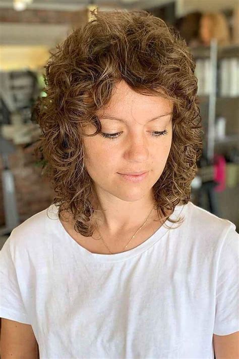 15 Beautiful Curly Mullet Hairstyles For You To Try