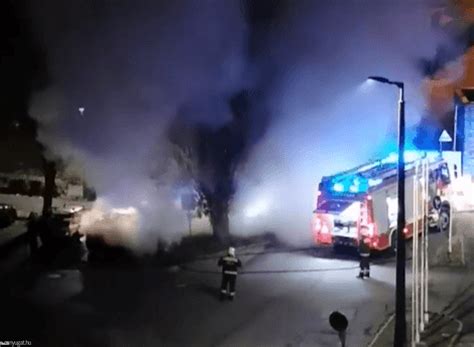 Felgyújthattak két autót Sárváron - hajnalban csaptak fel a lángok