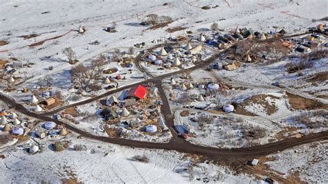 Authorities Move Into Dakota Access Pipeline Protest Camp Abc News