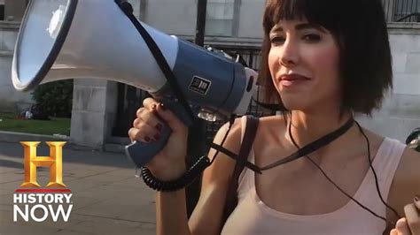 Milo Moiré Uncensored Mirror Box Artist Milo Moire Let People Touch Her Vagina In Public 2019