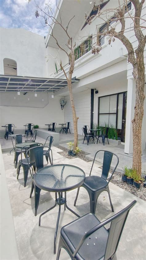 Titik Koma Pondok Candra Sidoarjo Harga Menu, Jam Buka dan Lokasi