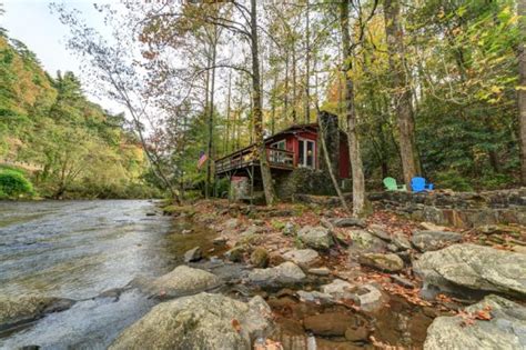 Welcome to chimney shadows cabins in helen, ga. Helen, GA Cabin Rentals | River Haus | Rustic 1 Bedroom ...
