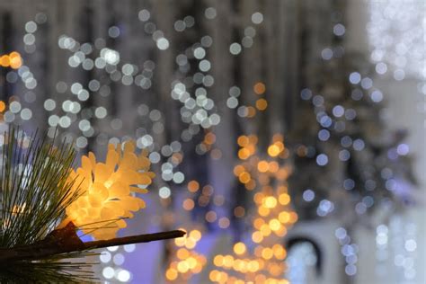Christmas Lighting Tips To Make Your Home Sparkle This Holiday