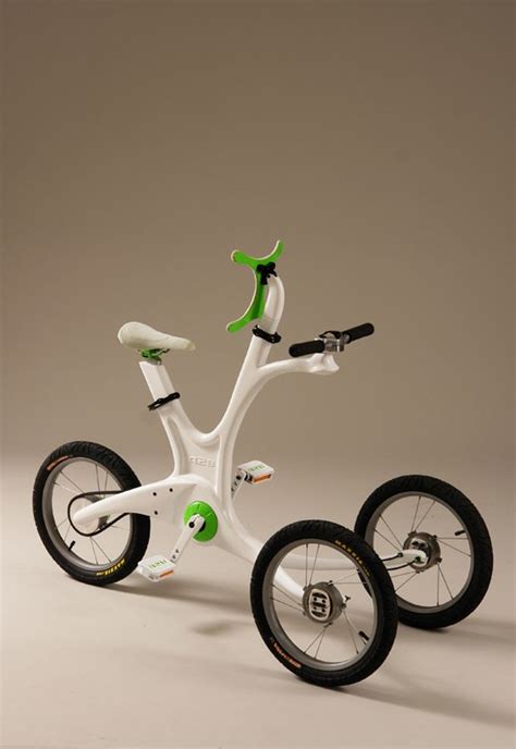 Follow us on instagram & tiktok/@paralympics. Das A2B Dreirad - Design für Kinder mit Behinderungen ...