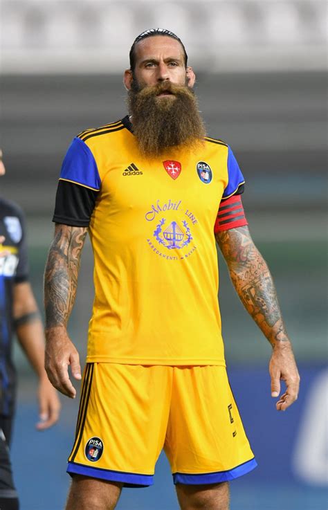 Ripercorriamo in questo articolo la sua carriera tra grandi giocate e azioni social che lo hanno reso un. Squawka News on Twitter: "Davide Moscardelli: Club: Pisa ...