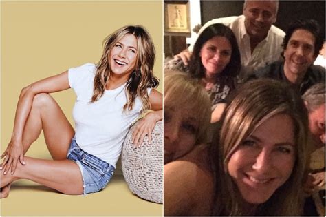 jennifer aniston makes guinness world record with epic instagram debut thanks to friends selfie