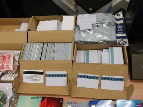 Welcome to the fake credit card generator! Hundreds of fake credit cards and identities seized from a western Sydney home set up as a ...
