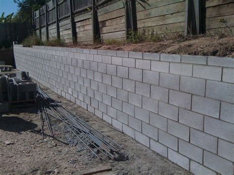 You can create walls, planting pots, and other highlights in your garden by reinventing the. Cinder Block Retaining Wall Design Foundation ...