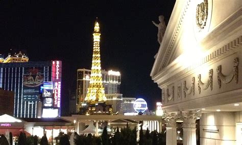 Las Vegas Themed Hotel Rooms