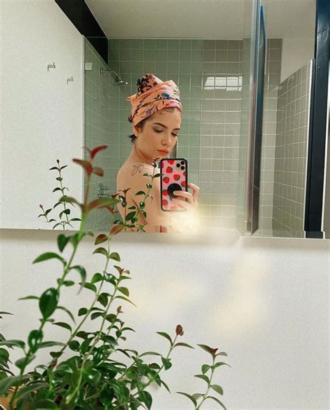 Halsey S Topless Snap Leaves Fans Hot Under The Collar As She Teases Naked Chest Daily Star