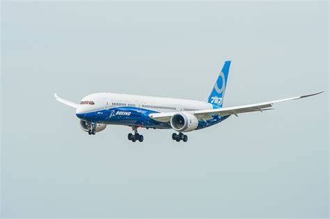 Boeing 787 9 Dreamliner With Spectacular Vertical Tak