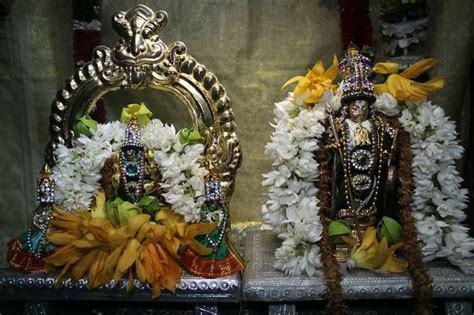 Pin By Beeshma Acharya On Lakshmi Narayana Fall Wreath Floral Wreath