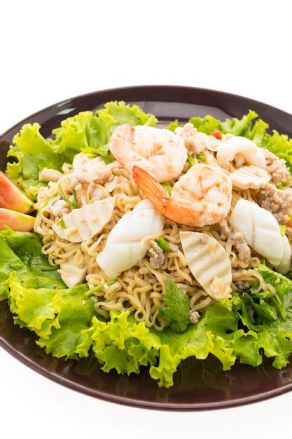 Free Photo Seafood Spicy Noodles Salad With Thai Style