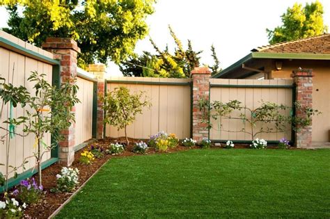 Stunning Privacy Fence Line Landscaping Ideas Diy Backyard