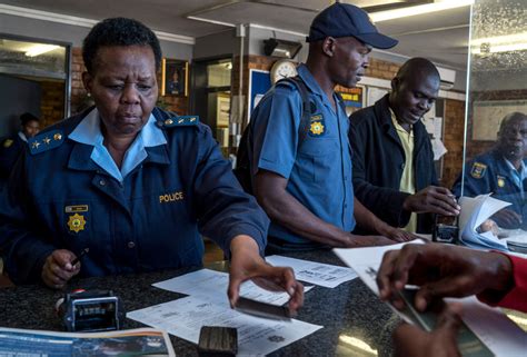 Police In South Africa Struggle To Gain Trust After Apartheid The New York Times