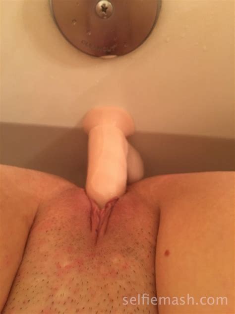 Selfie Dildo With Suction