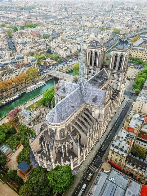 Les Architectes Des Apple Store Ont Une Idée Pour Notre Dame De Paris