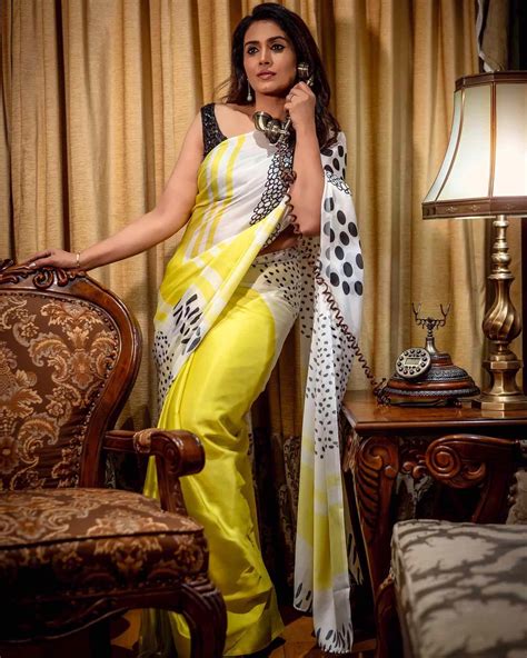 Marathi Actress Sonali Kulkarni Dazzles Up With Sass In Yellow Silk Saree See Pics Iwmbuzz