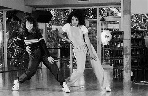 Paula abdul — straight up 03:44 paula abdul — cold hearted 03:51 paula abdul — opposites attract 04:23 Throwback Footage: Paula Abdul Teaches Janet Jackson How ...