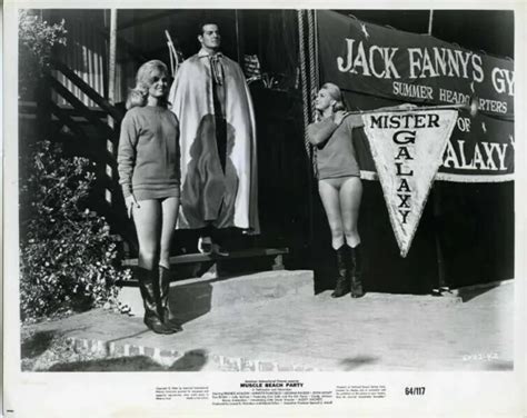 Muscle Beach Party Muscular Beefy Peter Lupus Leggy Blondes Original