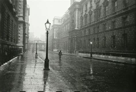 19 Extraordinary Black And White Photographs Of London In The Early