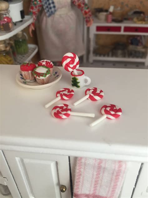 Miniature Candy Cane Lollipops Set Of 5 Dollhouse Miniature 112