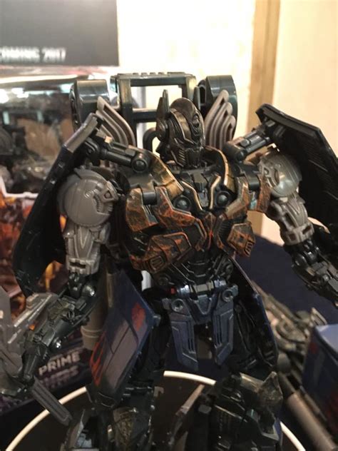 Optimus prime finds his dead home planet, cybertron, in which he comes to find he was responsible for its destruction. New Transformers: The Last Knight Toys Revealed ...